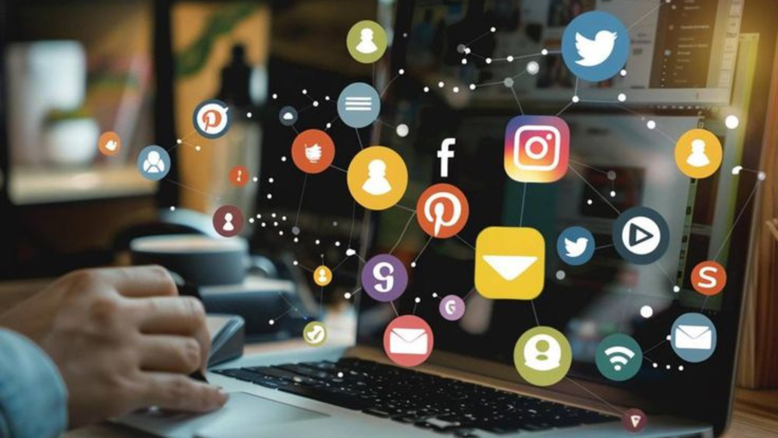 Social Media Advertising: The Ultimate Guide to Building Brand Awareness, Engagement, and Sales social media advertising